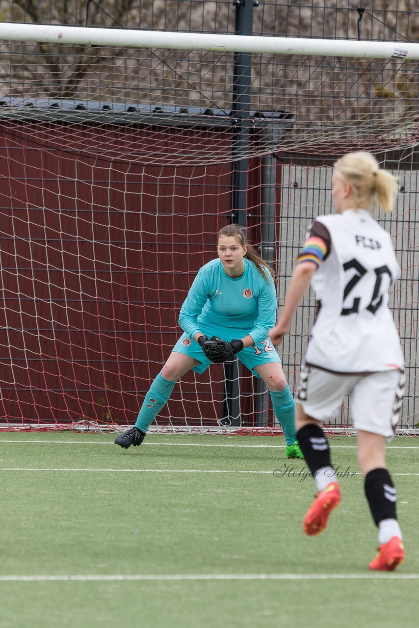 Bild 124 - B-Juniorinnen St.Pauli - C-Juniorinnen SV Steinhorst : Ergebnis: 1:2